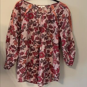 NWOT Mystree Floral Blouse with Red and Orange embroidered Accents